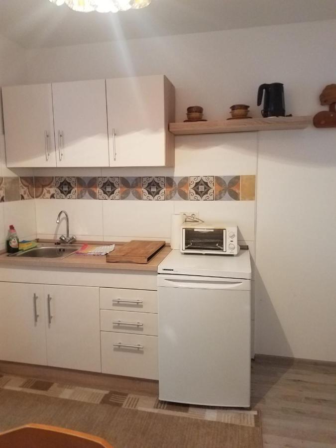 Ferienwohnung Wacker, Apartments Und Zimmer Zuschen Bagian luar foto